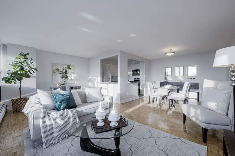 Ridge Hill Towers | 1130 Queens Avenue, Oakville | 2941935