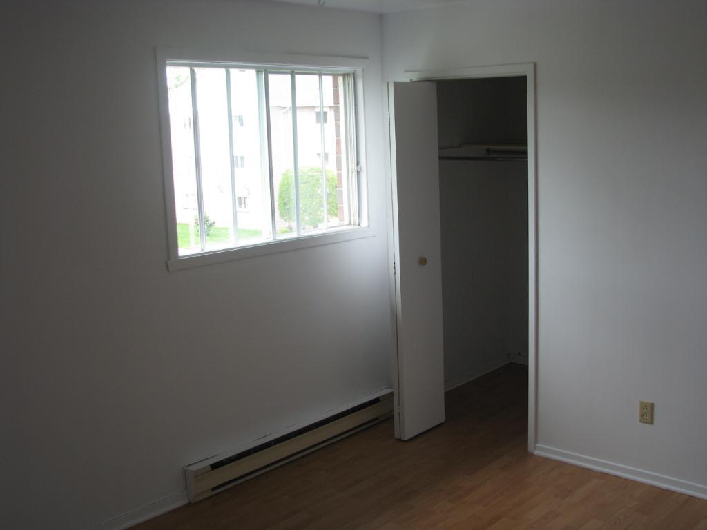 Logement 4 1/2 | 2942389