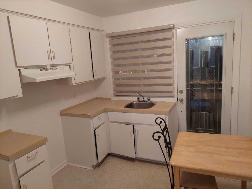 3 1/2 à louer Villeray, eau chaude fournie, balcon, libre, beau, 1 chambre fermée, 1250$ négociable | 2942392