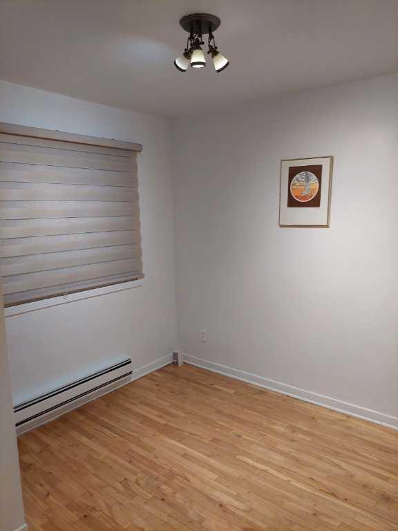 3 1/2 à louer Villeray, eau chaude fournie, balcon, libre, beau, 1 chambre fermée, 1250$ négociable | 2942392