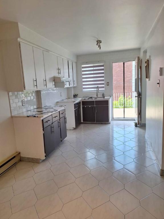 Grand 5 1/2 2ieme étage | 2942410