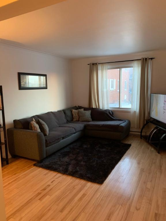 4 1/2 St-Lambert, 2e étage, Très Paisibl | 2942447