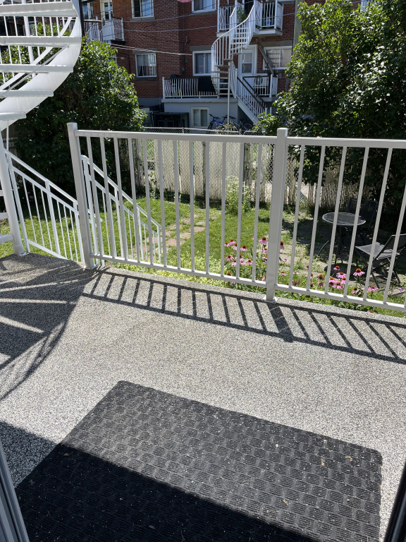 5 1/2 Avec Garage Et Cour Privée | 2942496