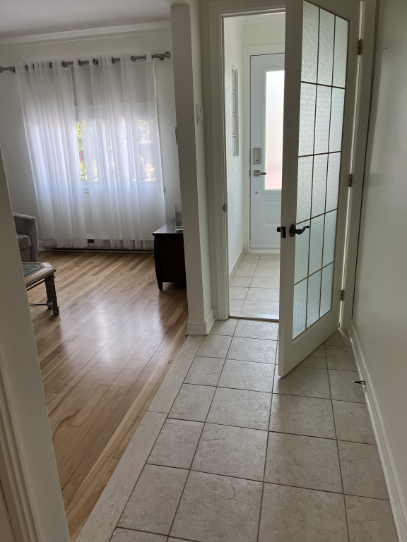 5 1/2 Avec Garage Et Cour Privée | 2942496
