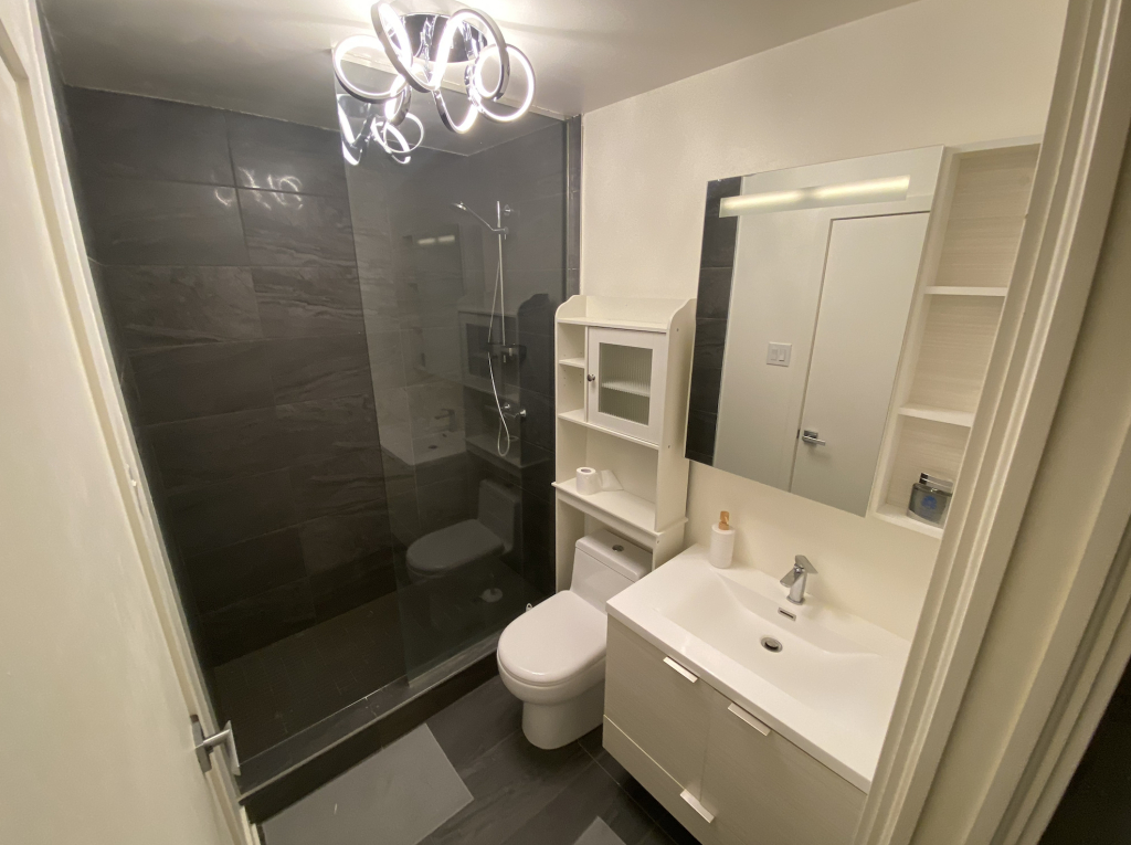 1/2 + Den Condo Downtown Montreal | 2942510