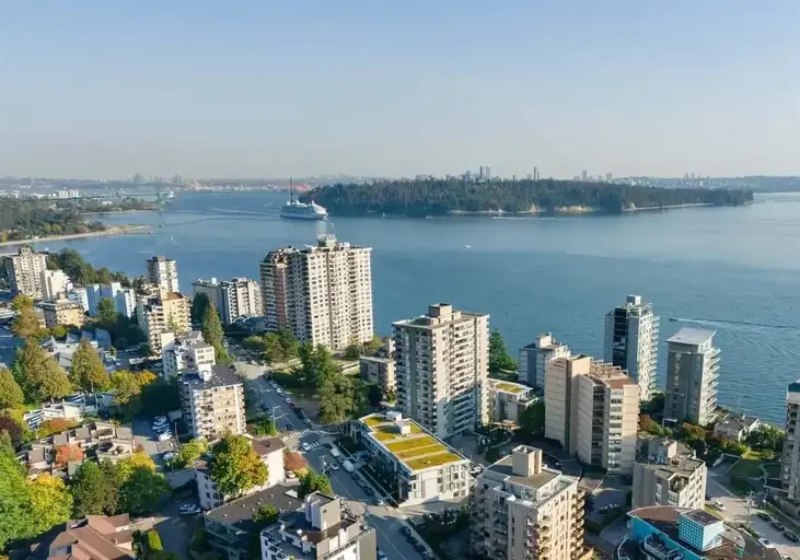 Bellevue | 2100 Bellevue Ave, West Vancouver | 2942651