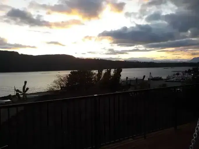 large 3 bdrm  waterfront view house | 2678 2nd Avenue, Port Alberni | 2958994