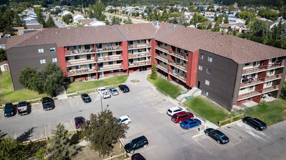 Jonathon Lodge Apartments | 113 Stroud Bay, Fort McMurray | 2942730