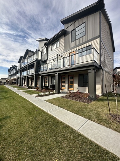 Modern 2 Bedroom + Den Townhouse in Glenridding Community (PN1104) | 1203 163 St Sw Unit, Edmonton | 2942770