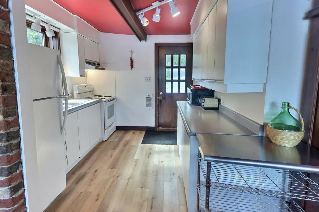 CHALET A QUEBEC AU BORD DE L'EAU - SECTEUR LAC-BEAUPORT | 2942846