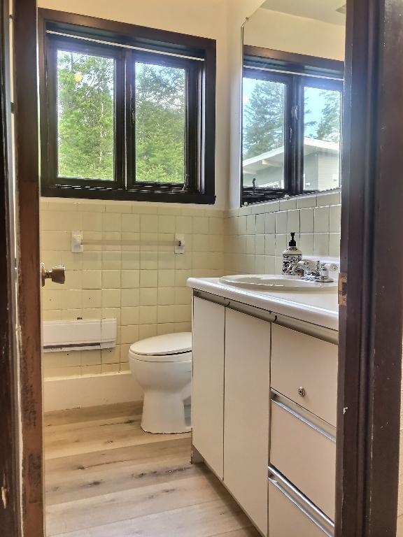 CHALET A QUEBEC AU BORD DE L'EAU - SECTEUR LAC-BEAUPORT | 2942846