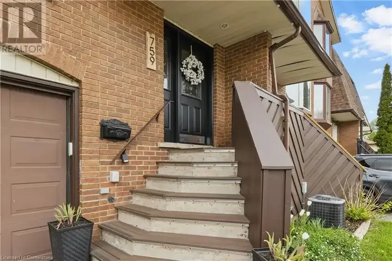 759 YORK Avenue N | 759 YORK Avenue N, Listowel | 2943072