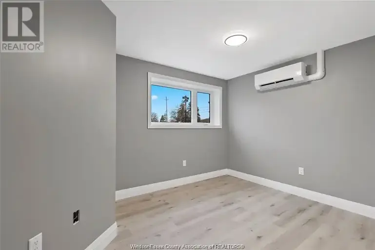 306B KEMPT | 306B KEMPT, Amherstburg | 2943628