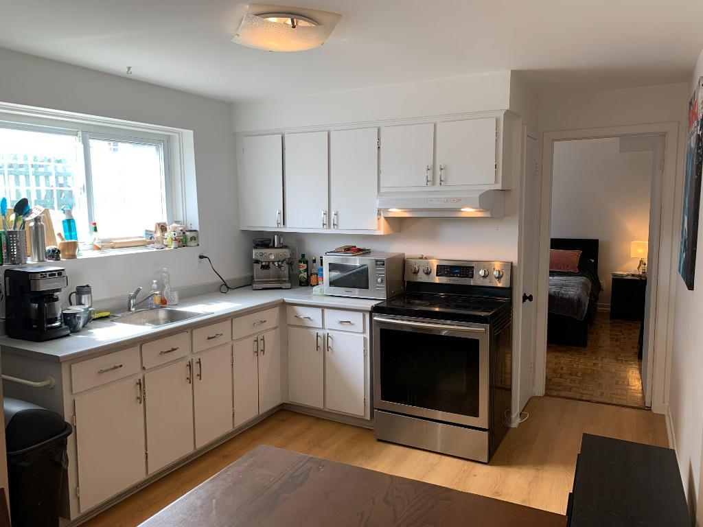 Bel appartement 3 1/2 idéalement situé au coeur de Longueuil disponible dès maintenant! | 2943825