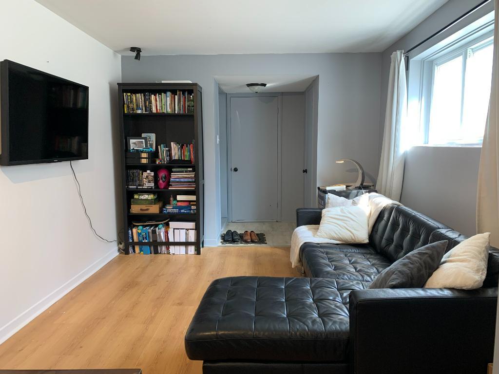 Bel appartement 3 1/2 idéalement situé au coeur de Longueuil disponible dès maintenant! | 2943825