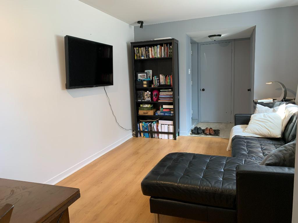 Bel appartement 3 1/2 idéalement situé au coeur de Longueuil disponible dès maintenant! | 2943825