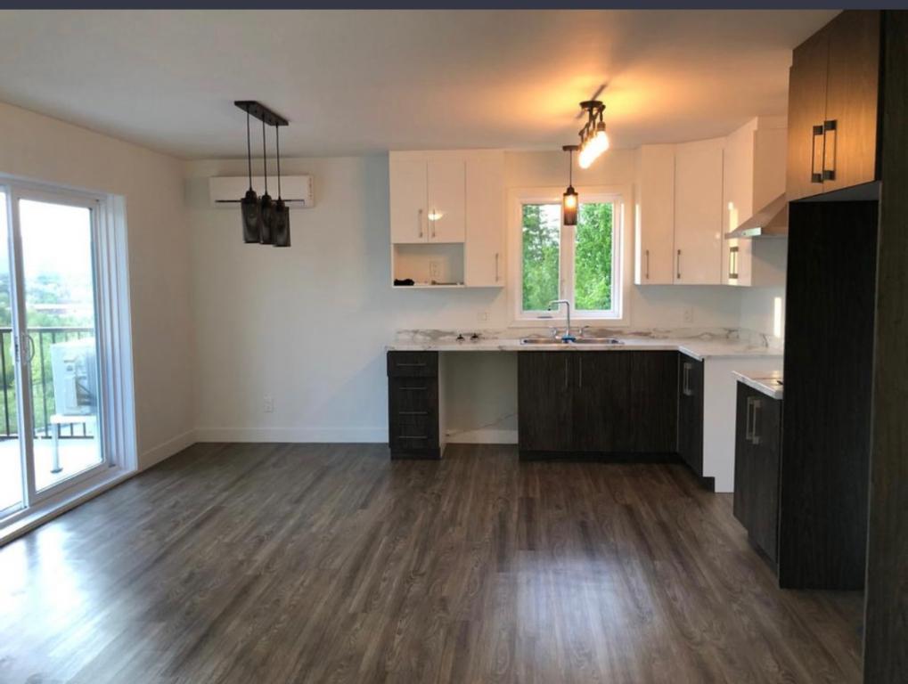 Magog - condo / apartement à louer avec une vue spectaculaire | 2943841