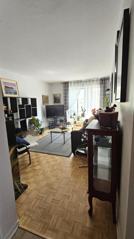 Beau, Spacieux et Lumineux 4 1/2 St-Lambert - Spacious,Bright & Renovated | 2943842