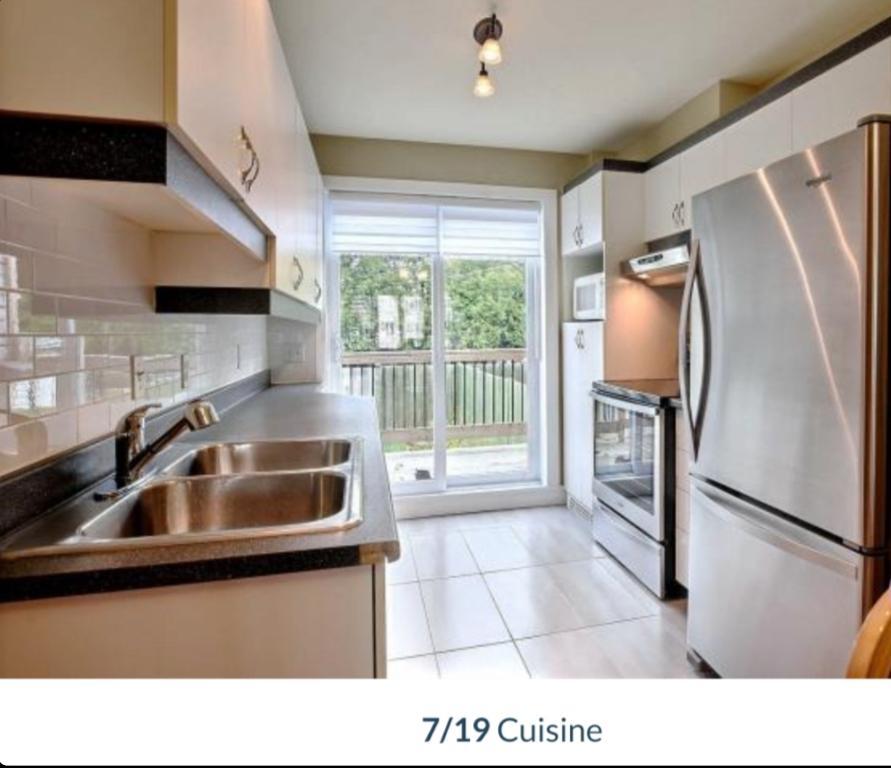 Maison de ville à louer, 3 chambres + 1 salle de bain, 1 salle d’eau, cour privée, stationnement privé | 2943850