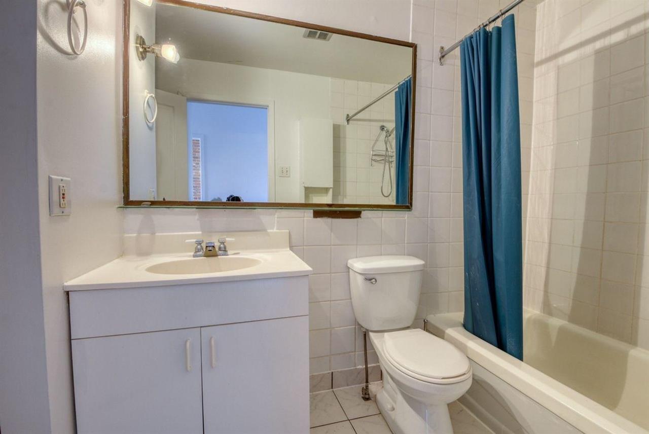 McGill Ghetto Adjacent – 3 Bedroom Apartment - 3421 Rue De Bullion, Montréal | 2943882