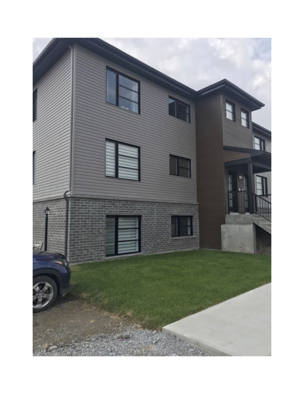 Granby 4 1/2 | 2943943