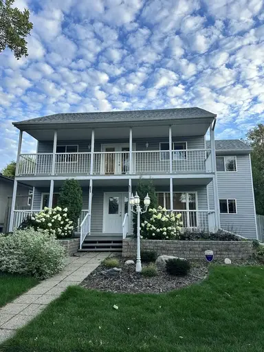 In the heart of Parkallen, 5 minute drive from U of A, and university hospital | 10933 69 Avenue Northwest, Edmonton | 2961075