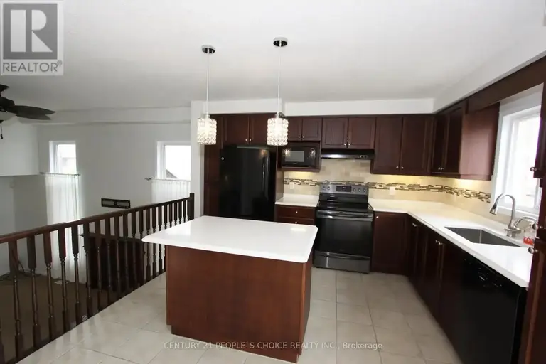 UPPER - 40 SORRENTO STREET | UPPER - 40 SORRENTO STREET, Kitchener | 2950547