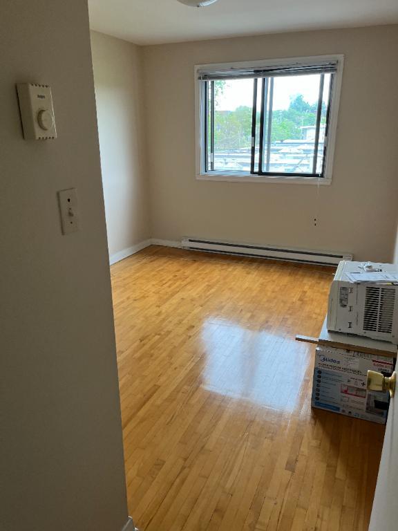 Logement grand 4 ½ rénové au 11550 Balzac Montréal Nord avec climatiseur! | 2945008