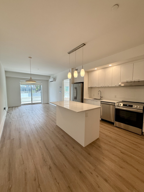Magnifique 2 Chambre + Bureau | 2945091