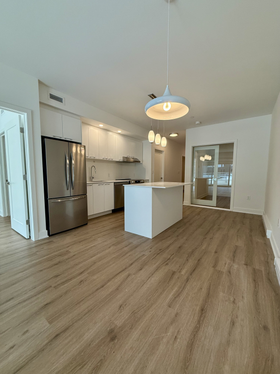 Magnifique 2 Chambre + Bureau | 2945091