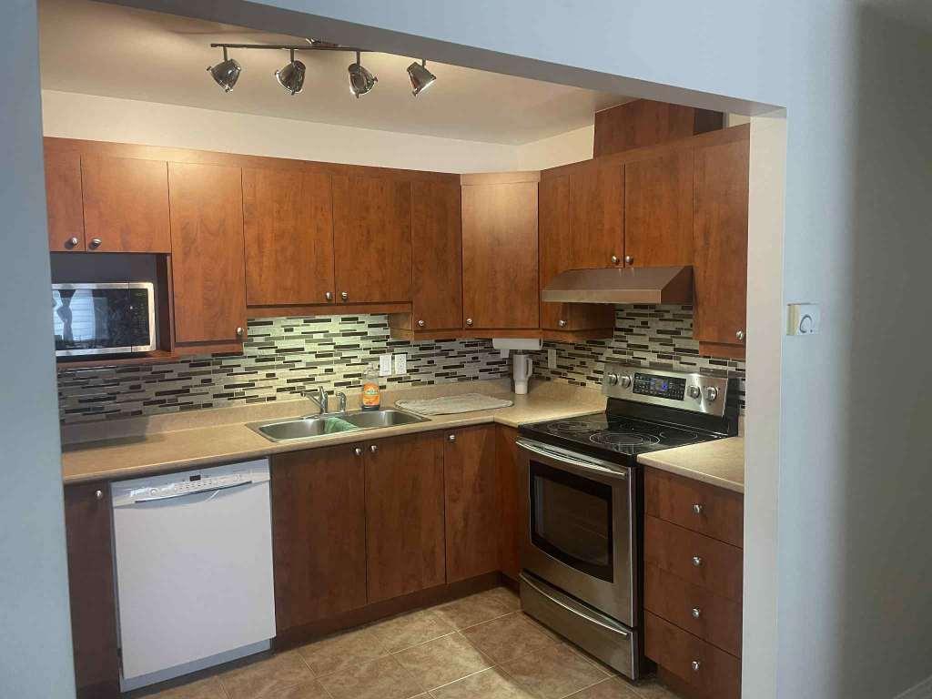 Joli Condo à Louer Près De Tous Les Serv | 2945095