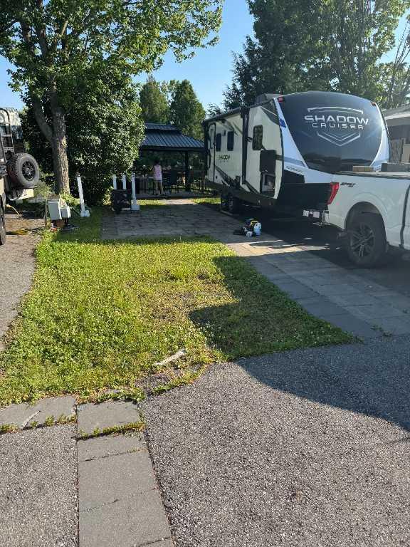 Superbe terrain au bord d'un lac artificiel (2411 pieds carrés) au Camping Parc Bromont | 2945373