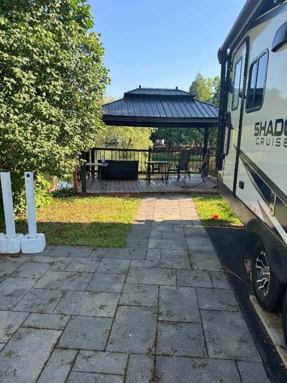 Superbe terrain au bord d'un lac artificiel (2411 pieds carrés) au Camping Parc Bromont | 2945373