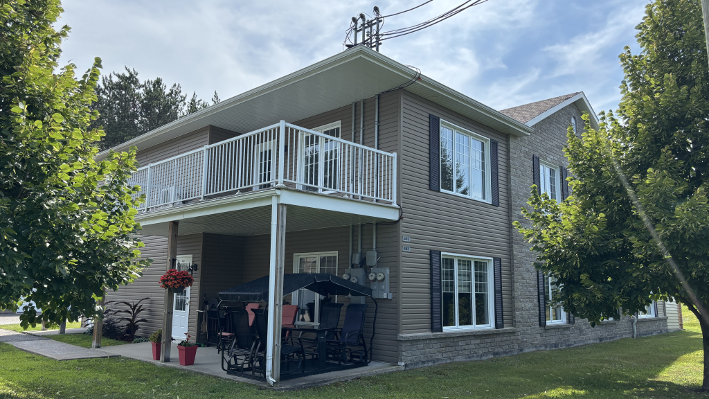 4 ½ AVEC GARAGE | EAST ANGUS | JUILLET | 2946039