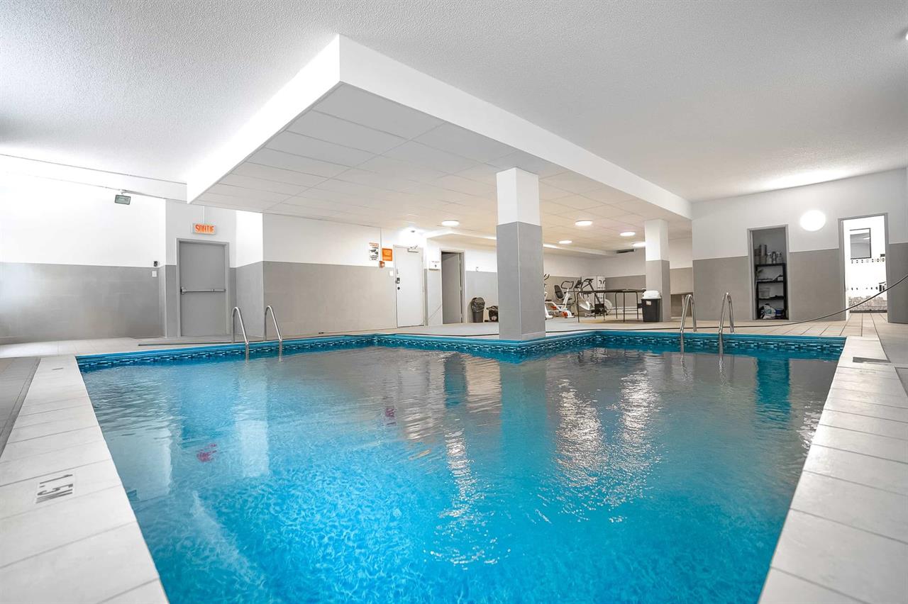 1 Bedroom 1 Bathroom - 5450 Chemin Queen-Mary, Montréal | 2946041