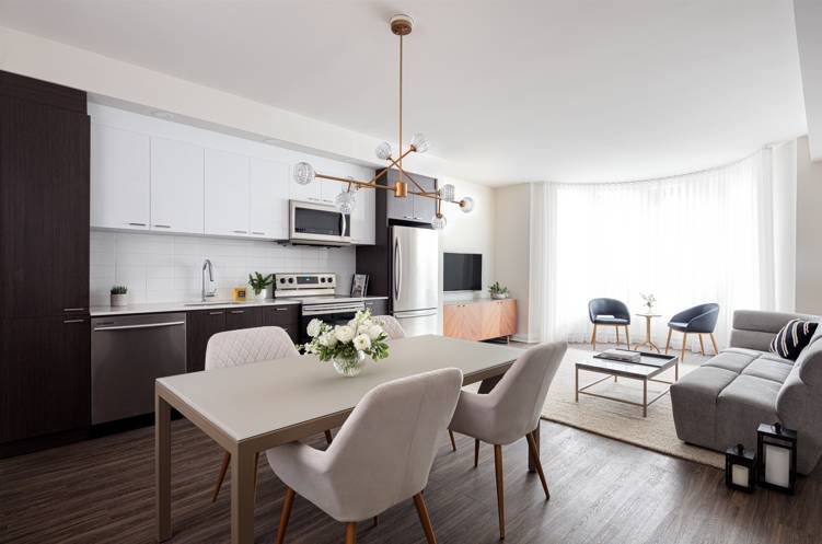 1 Bedroom + Den - 5885 Cavendish Boulevard, Montréal | 2946065