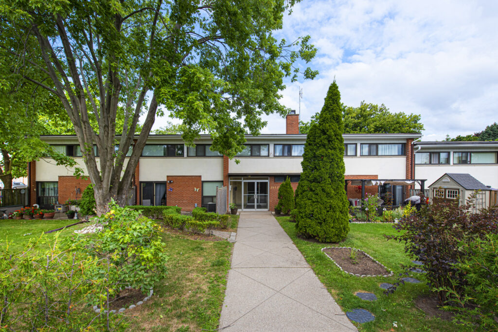 2055 - 2057 Barsuda Drive | 2946192
