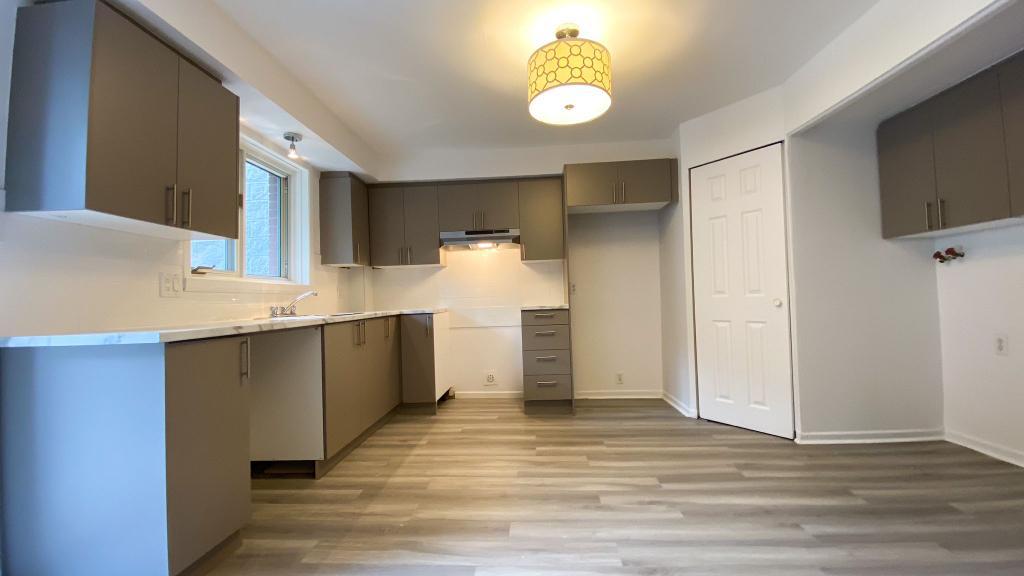 Beau 5 1/2 rénové avec jardin et stockage (chambre double) | 2946524