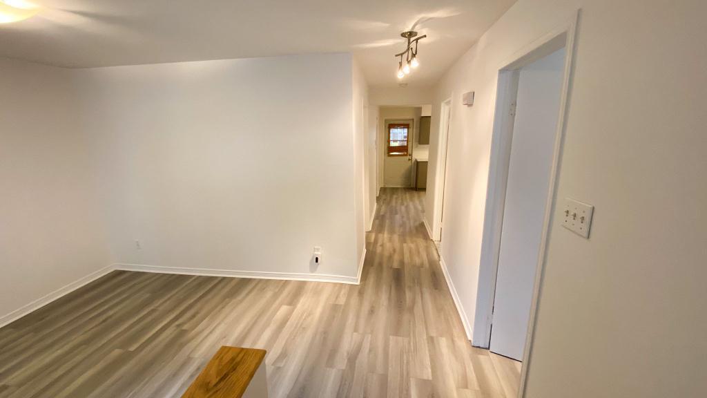 Beau 5 1/2 rénové avec jardin et stockage (chambre double) | 2946524
