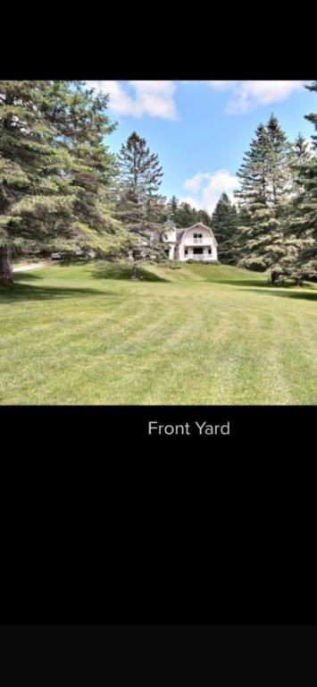 Superbe maison à louer, 10 minutes du centre-ville de Sherbrooke $2,100 | 2946531