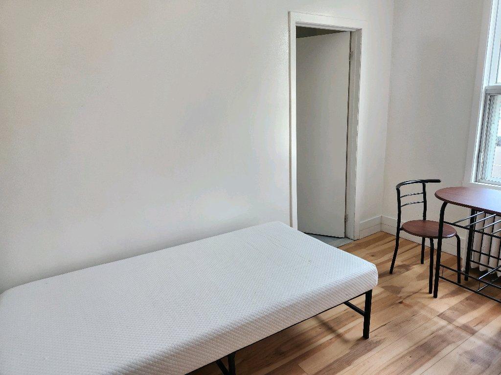 Chambre meublée autonome entièrement rénovée | 2946923
