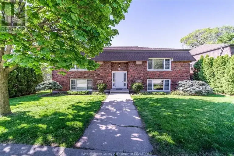 25 Hillview CRESCENT Unit# 204 | 25 Hillview CRESCENT Unit# 204, Kingsville | 2947084