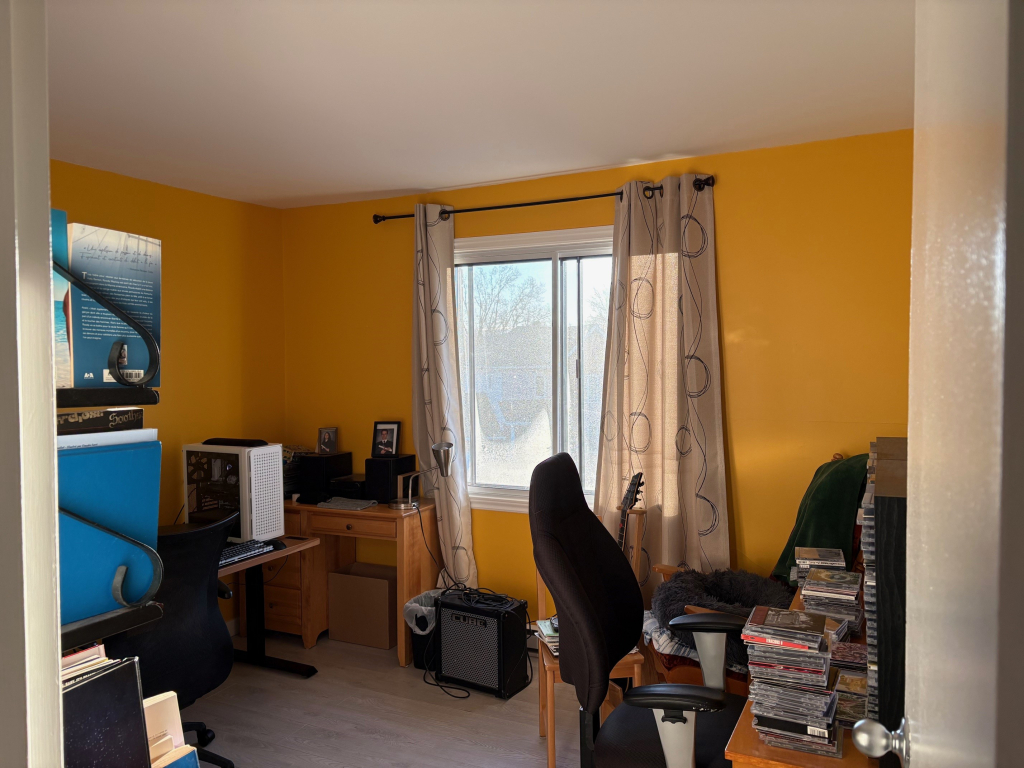 Très Grand 4 1/2 Rénové Style Condo | 2947736