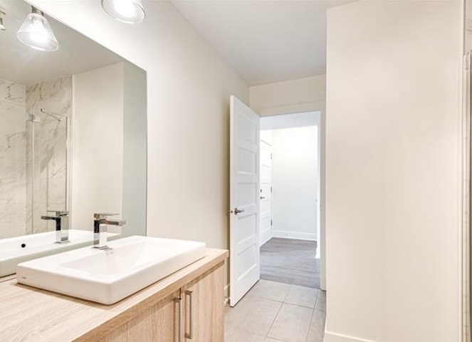Une Unité De Triplex - 4 1/2 (premier ét | 2947770