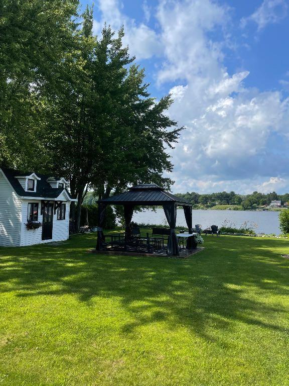 Maison à louer, bord de l’eau navigable, vue incroyable!! | 2948478