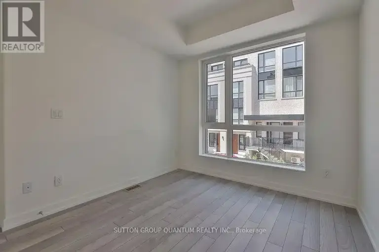 E-102 - 7 RED SQUIRREL LANE | E-102 - 7 RED SQUIRREL LANE, Richmond Hill | 2951306
