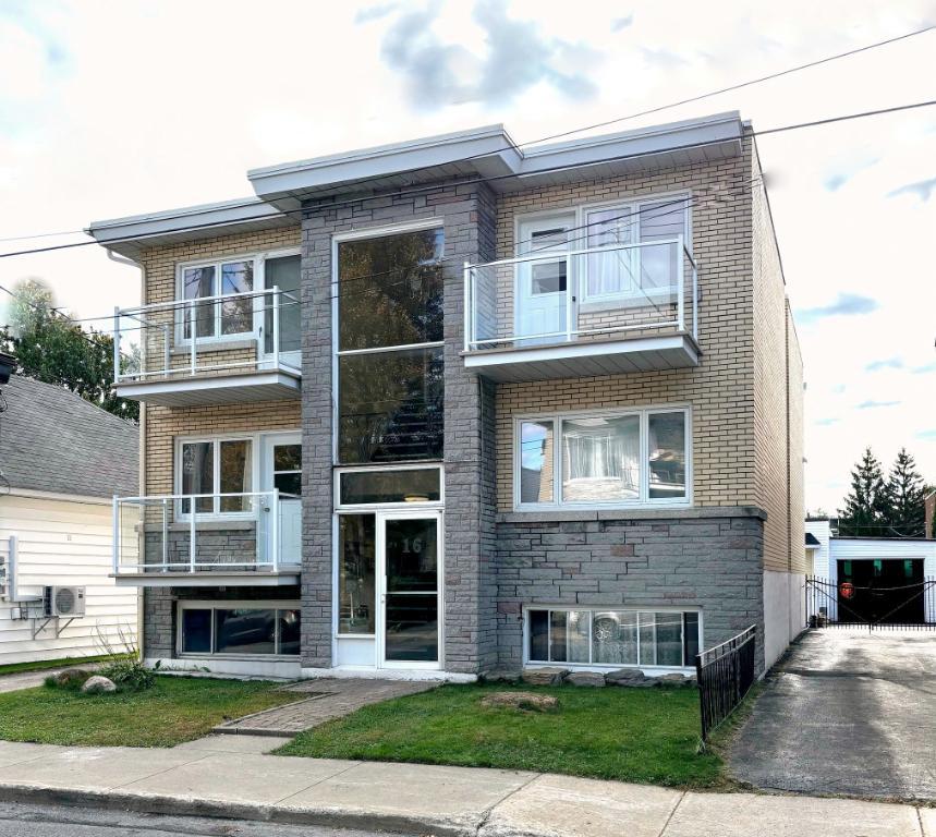 4 1/2 -LAVAL - 5 mn Métro CARTIER | 2948895