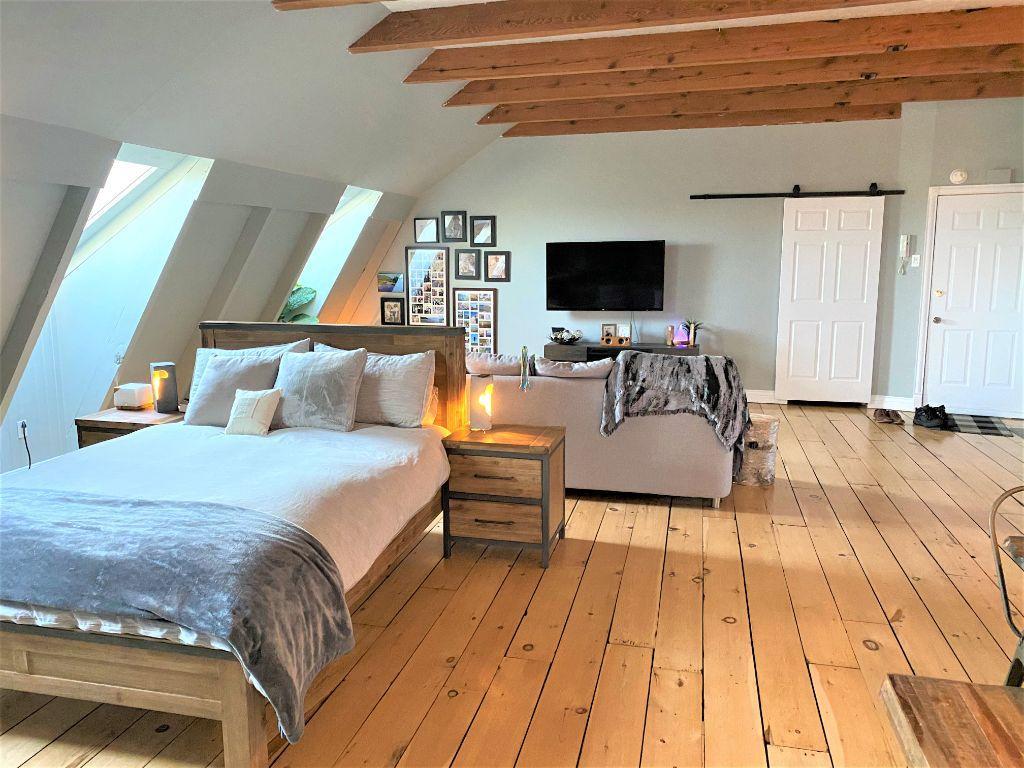 MAGNIFIQUE LOFT – VIEUX-TERREBONNE (ANCESTRALE, BOISERIE, CACHET UNIQUE) | 2949282