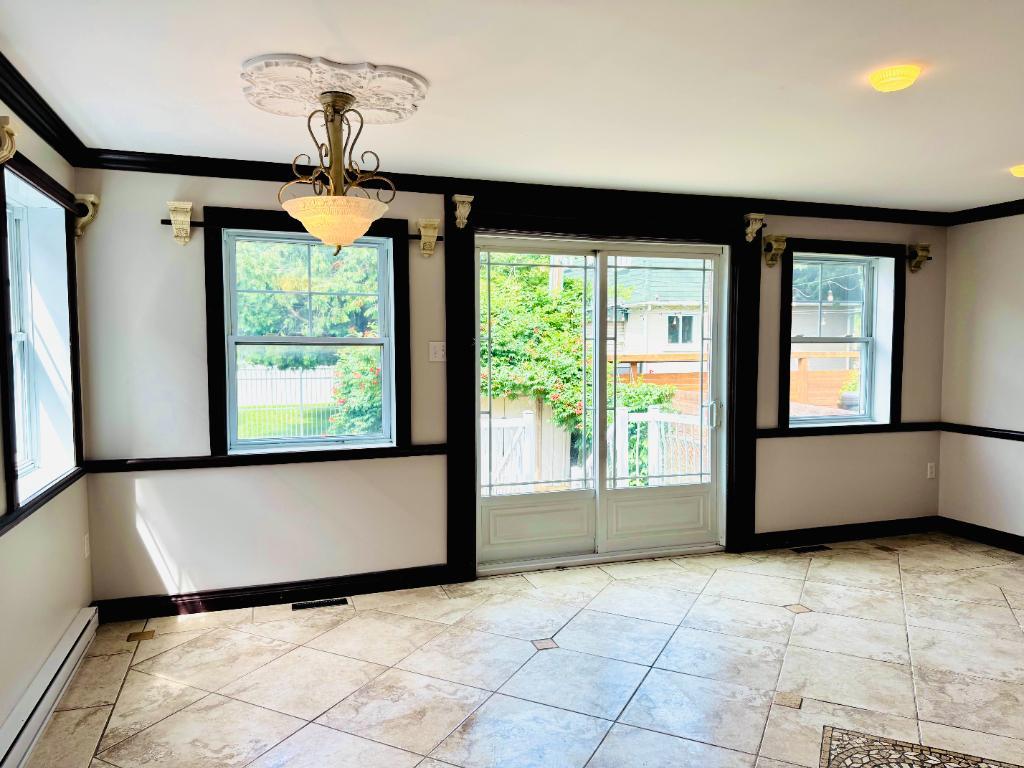 Appartement 5½ spacieux et lumineux – LaSalle / Spacious & Bright 5½ Main Floor Apartment – LaSalle | 2949291