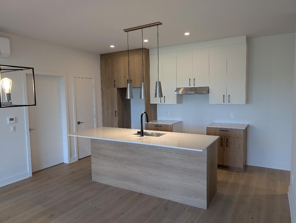 Condo Neuf a Louer Disponible 👇Maintenant, Candiac, 2200$ | 2949305